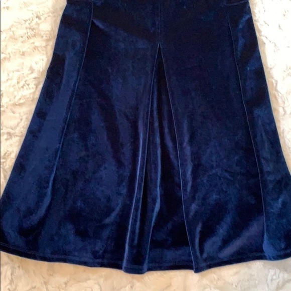 ALYA navy velvet fit and flare sleeves dress - Picture 4 of 7